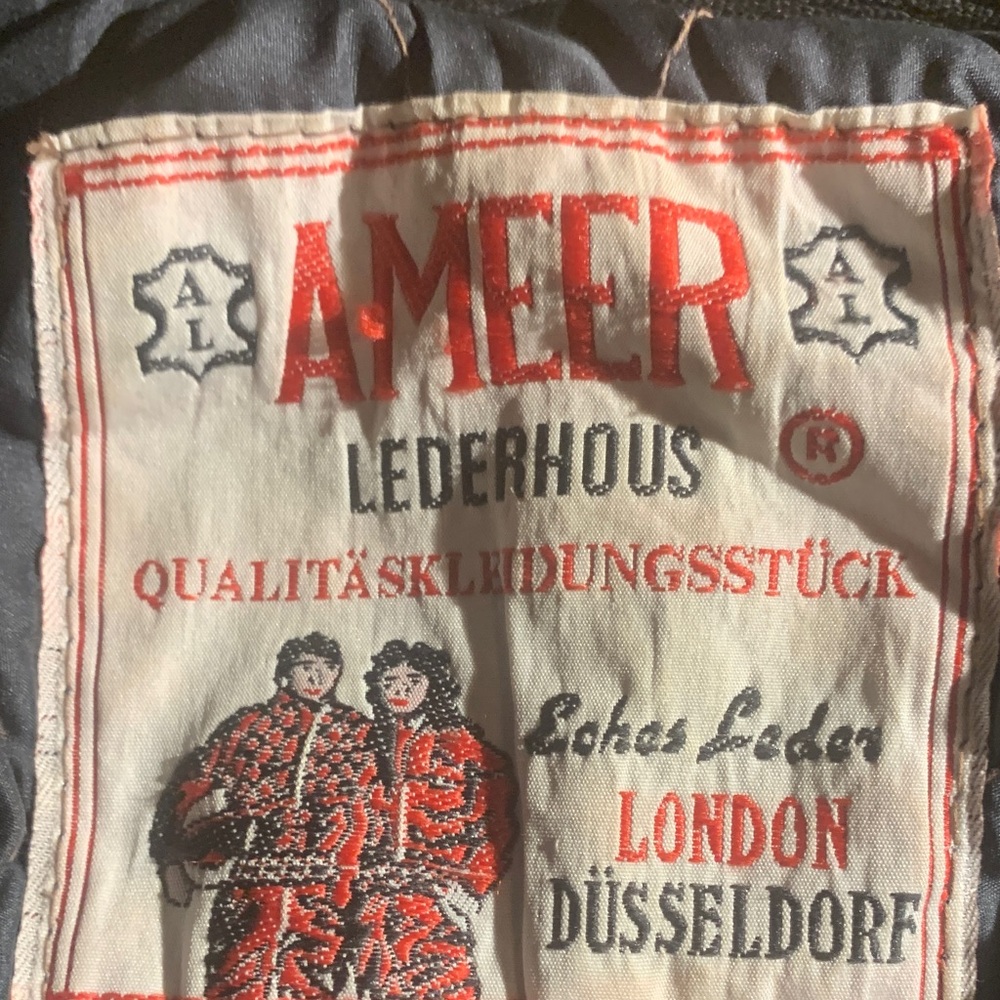 AMER Lederhous Branded Jacket Label - Red & Black